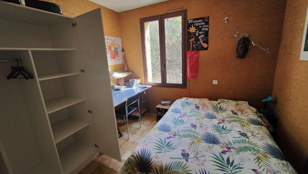 Chambre Dans Villa Le Chaffaut-Saint-Jurson Exterior photo