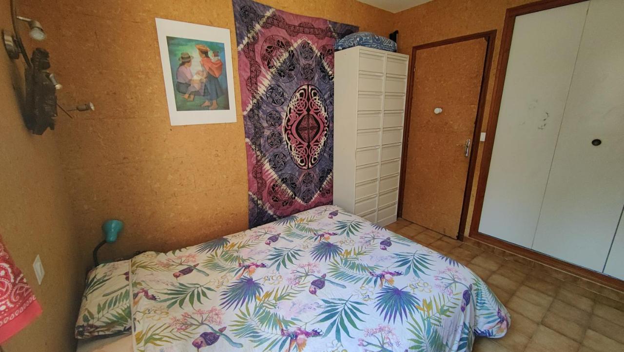 Chambre Dans Villa Le Chaffaut-Saint-Jurson Exterior photo