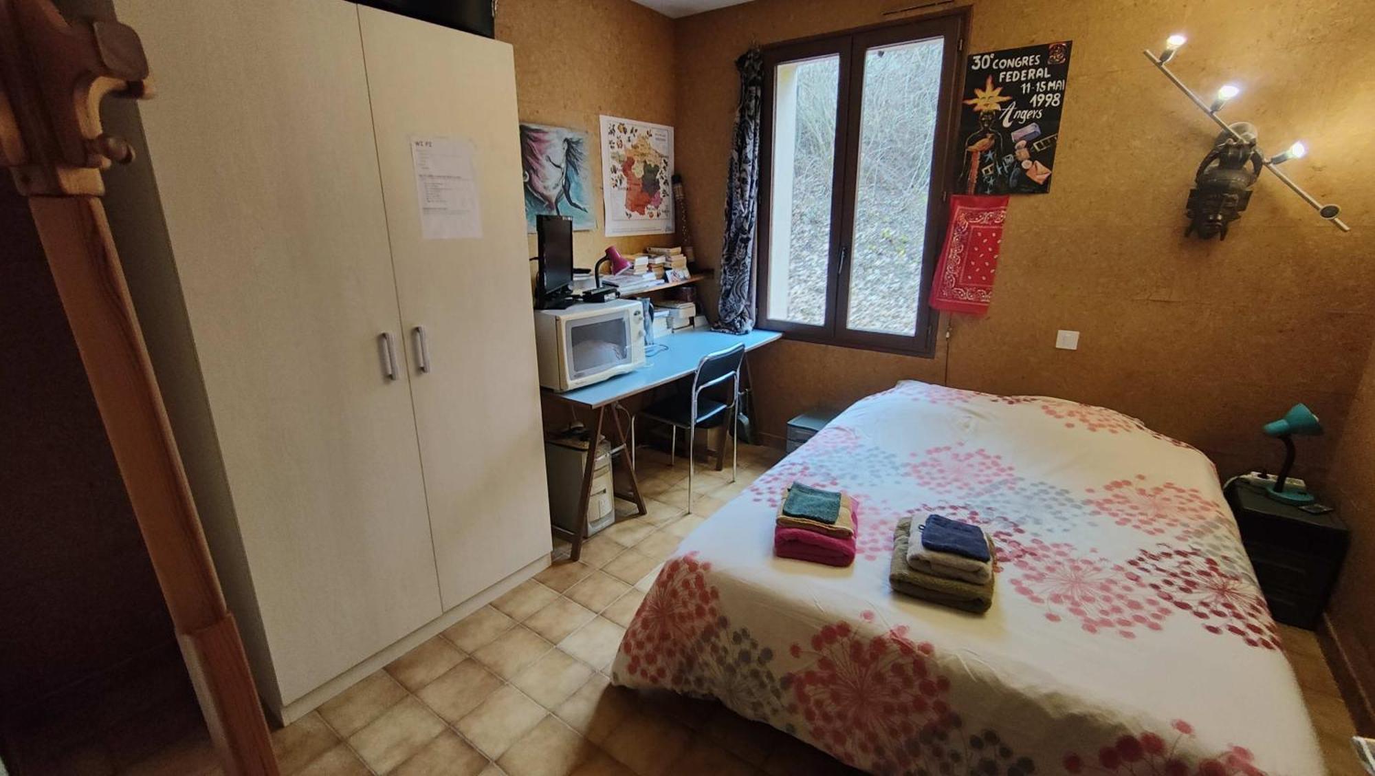 Chambre Dans Villa Le Chaffaut-Saint-Jurson Exterior photo